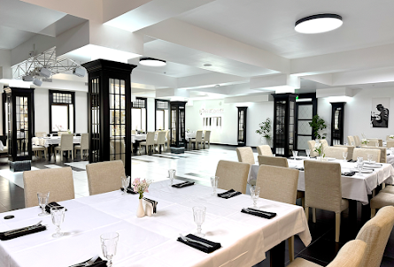 Зал "Рояль Холл" в Зал "Зимний сад"