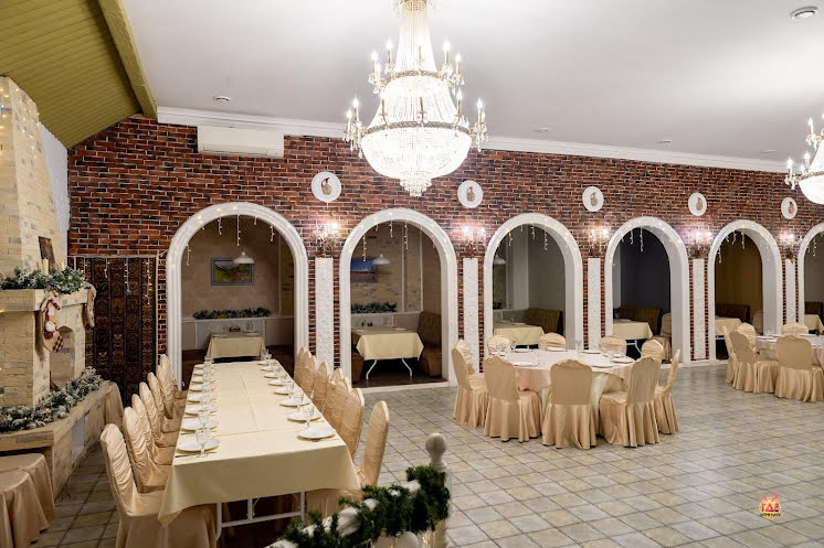 Большой зал  в «Иверия на Вокзальном спуске» фотография №2