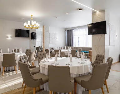  ресторан Амакс Сафар