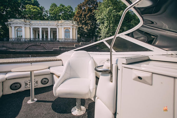 CROWNLINE 266 "BLACK SHERIFF" в «YES BOAT» фотография №4