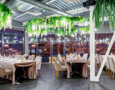  ресторан SKY8 Terrace&Grill