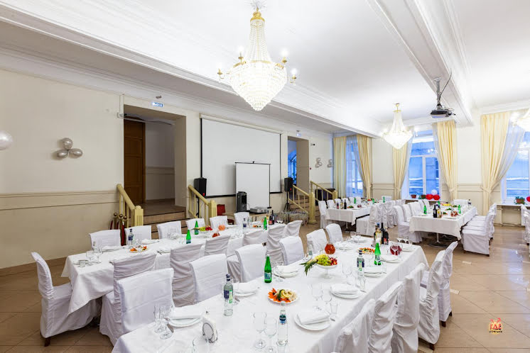 Большой зал  в «Консул» фотография №7