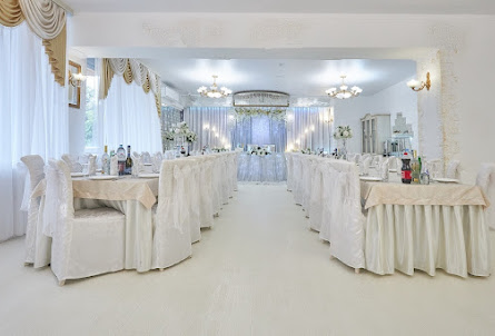 Большой банкетный зал в Малый банкетный зал