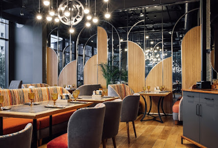 Основной зал  в Вип залы 