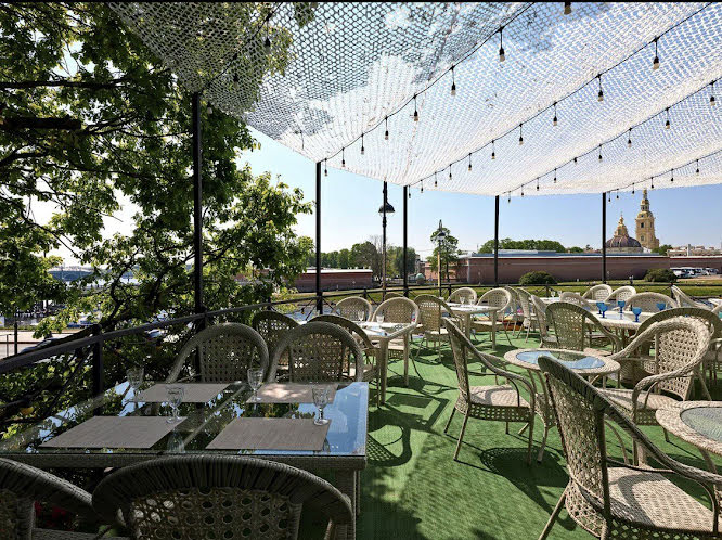 Общий зал в «Алые паруса» фотография №9