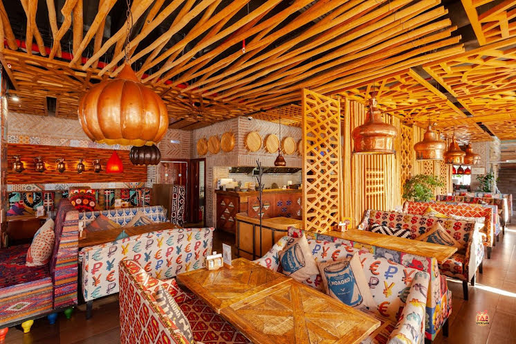 Зал ресторана  в «Чайхона №1 Новокосино» фотография №14