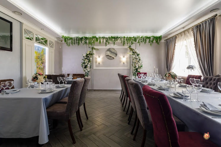 Основной зал в «Вилла» фотография №11