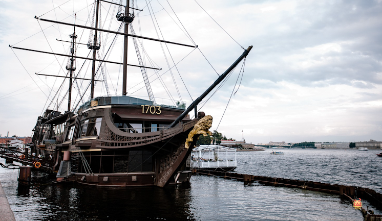 Event-палуба на 3 этаже корабля в «Ресторан-корабль "Магадан"» фотография №18