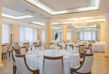 Русская Версалия в Северная Венеция