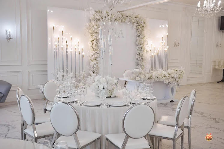 Зал «Лев Толстой» в «Еда и Миръ» фотография №10