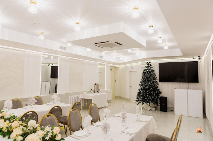 Зал «Золотой» в «Utka Хаус» фотография №14