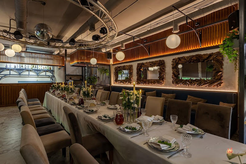 Двин Холл фотография №1