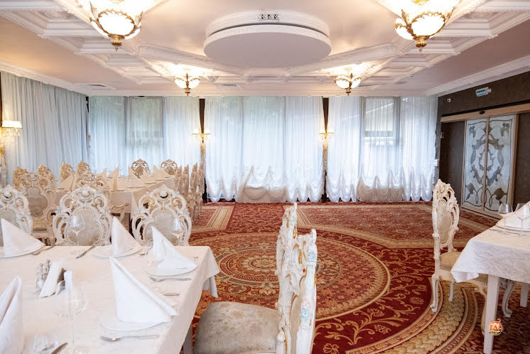 Малый зал ресторана в «Сказка» фотография №3