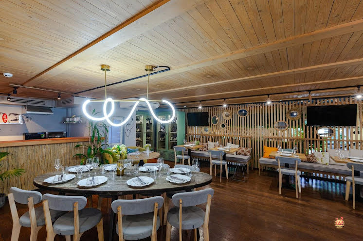 Зал на 2 этаже в «Food Embassy» фотография №11