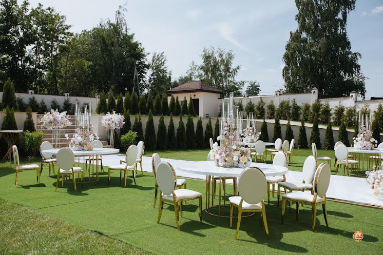 Летняя терраса в саду  в «Villa Barvikha 135» фотография №13