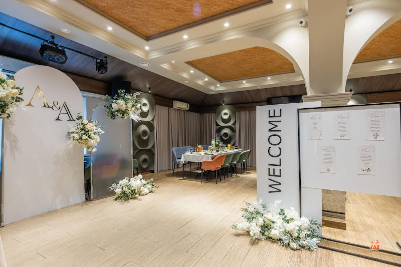 Dvin Hall фотография № 1