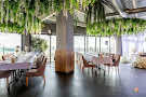 Основной зал в «SKY8 Terrace&Grill»