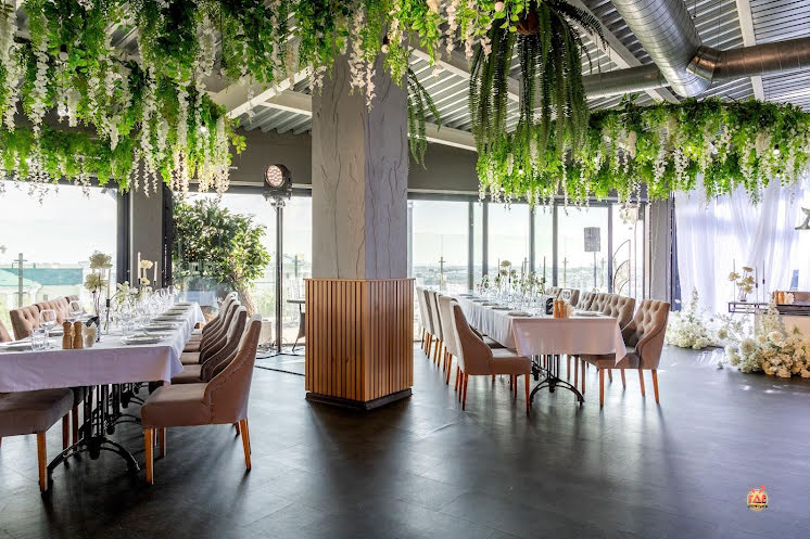 Основной зал в «SKY8 Terrace&Grill» фотография №1