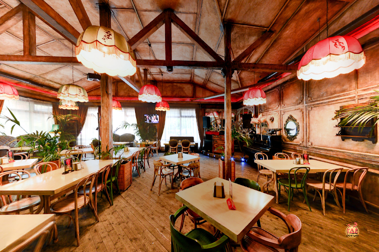 Основной зал в «Ипполит Матвеевич» фотография №11