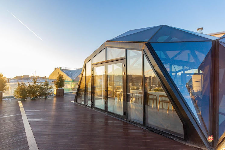 Основной зал  в «Ближе к небу» фотография №2