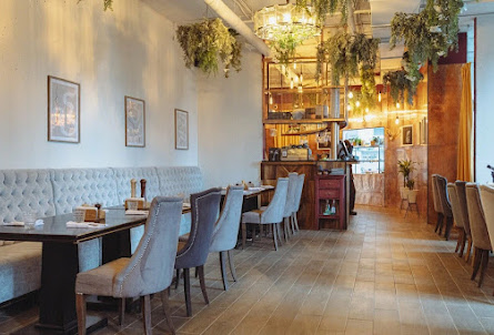 Основной зал в Малый зал