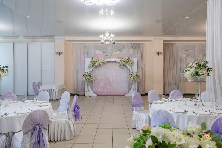 Основной зал в «Смак на Ямашева» фотография №7