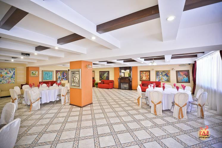 Зал «Старый холст» в «Нежинка» фотография №1