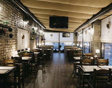  ресторан Гарни