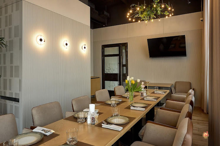 Большой банкетный зал в «Корова» фотография №1