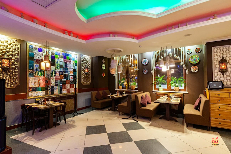 Основной зал ресторана в «Очаг Grill» фотография №17