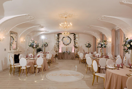 Большой зал в Малый зал