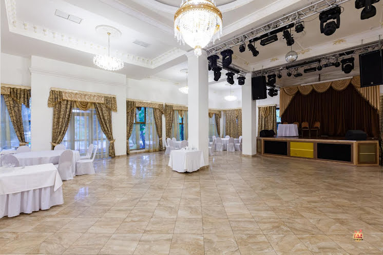 Большой банкетный зал в «Загородный» фотография №6