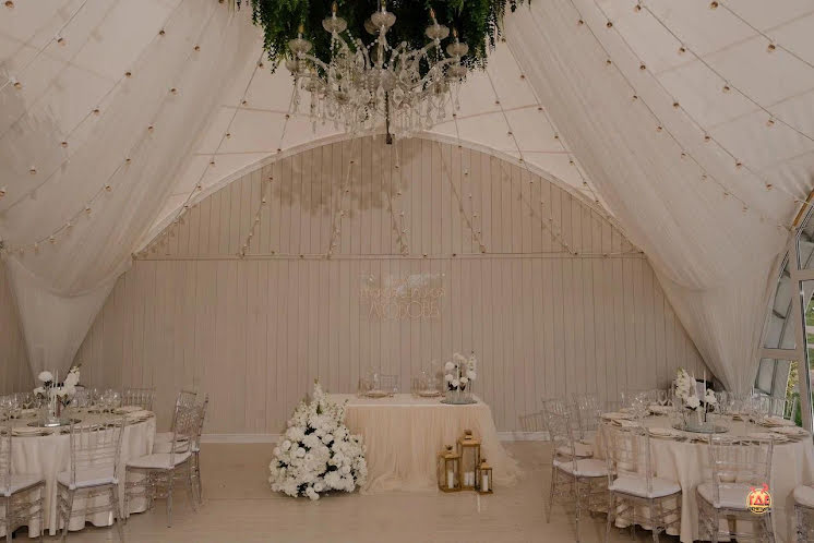 Шатер у озера в «Гребнево» фотография №12