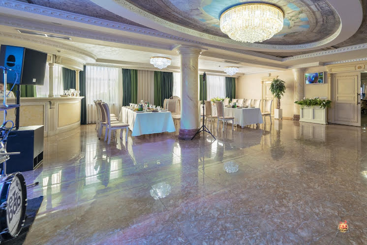 Большой зал в «AMICI» фотография №8