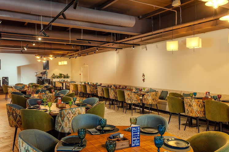 Зал 2 этажа  в «Шато Манави на Профсоюзной» фотография №1