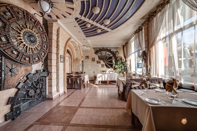 Зал «Колесо времени» в «Тирокафтери» фотография №2