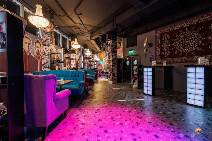 Основной зал в «Руки ВВерх! Бар Химки» фотография №2