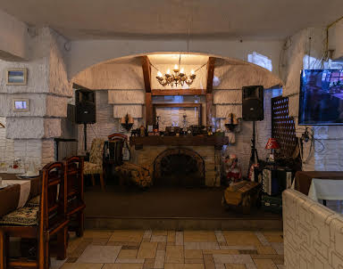  ресторан Српска Кафана на Монтажников