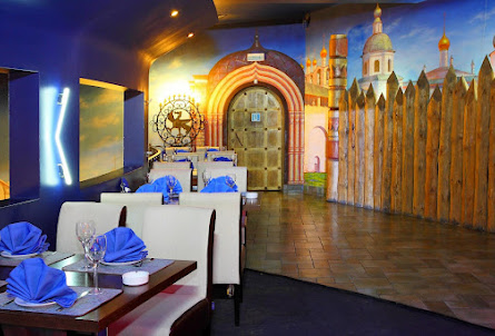 Синий зал в Зал «Красная комната»