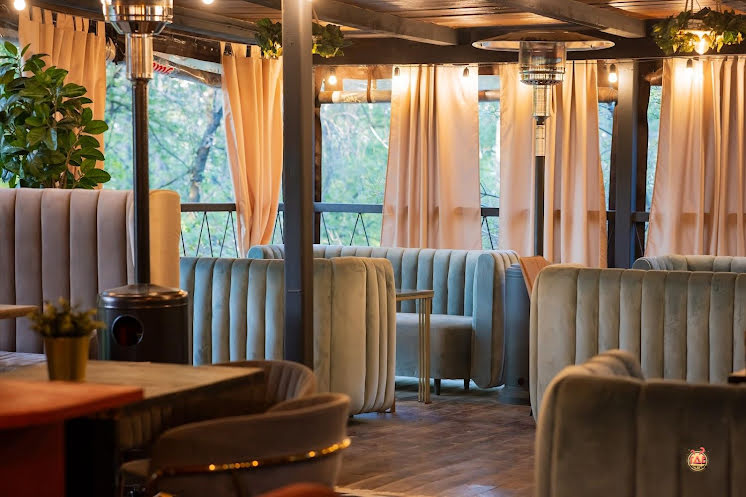 Летняя веранда  в «Haze Bar на Бажова» фотография №3