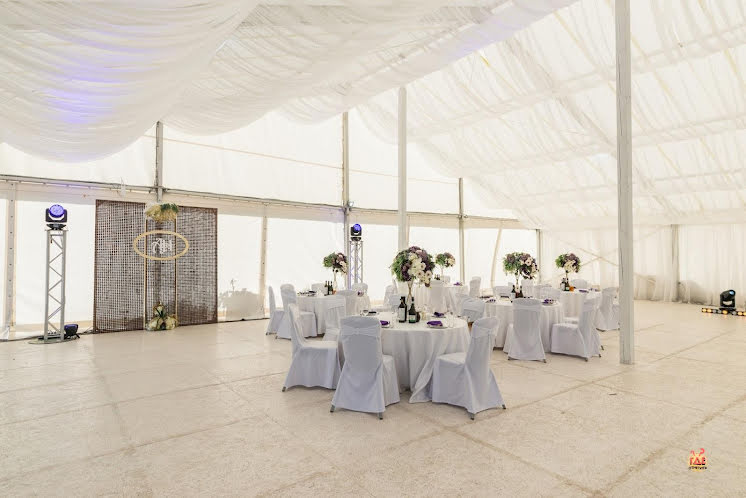 Шатер у пруда в «Sofrino Park» фотография №18