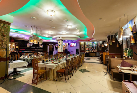 Основной зал ресторана в Основной зал ресторана