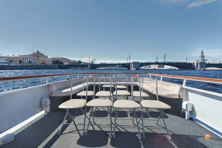 Палуба в «Теплоход "Олимпия"» фотография №10