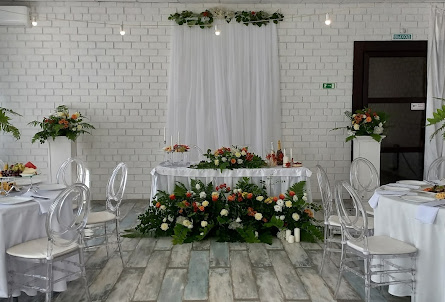 Зал «Лофт» в Зал «Рустик»