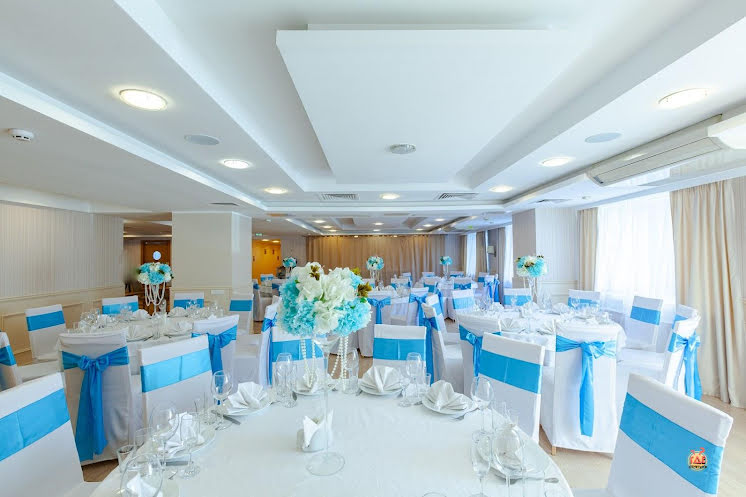 Ресторан  в «Marins Park Hotel Mocква Пражская» фотография №2