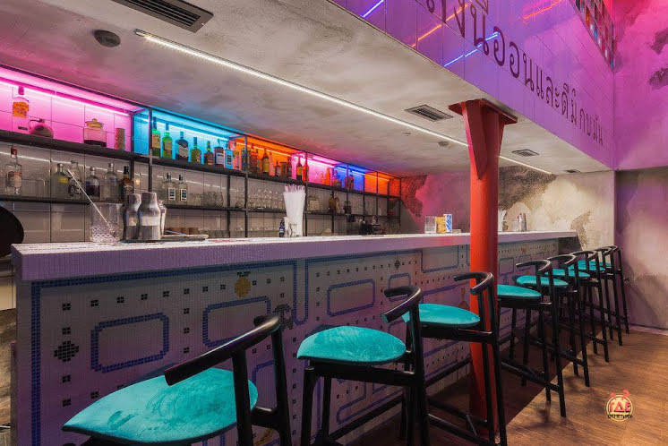 Бар в «Neon monkey» фотография №8