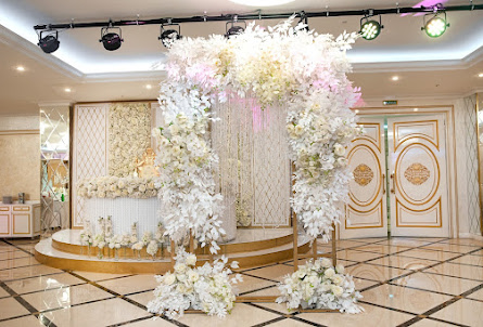 Большой зал  в Малый зал 