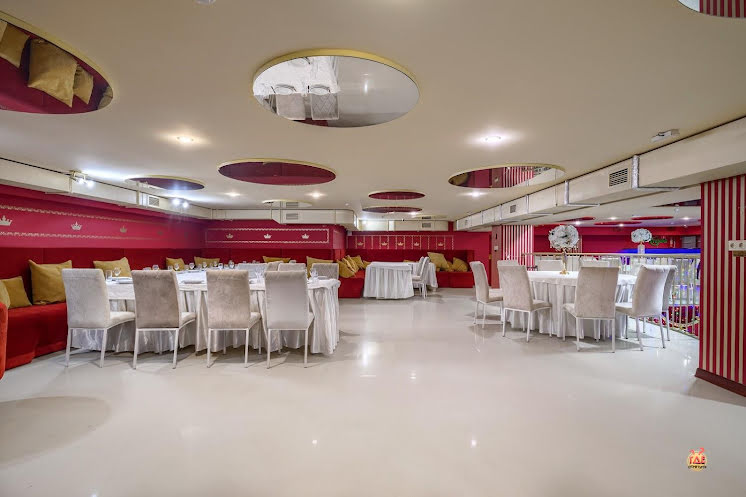 Зал на 2 этаже в «MaxxRoyal» фотография №3