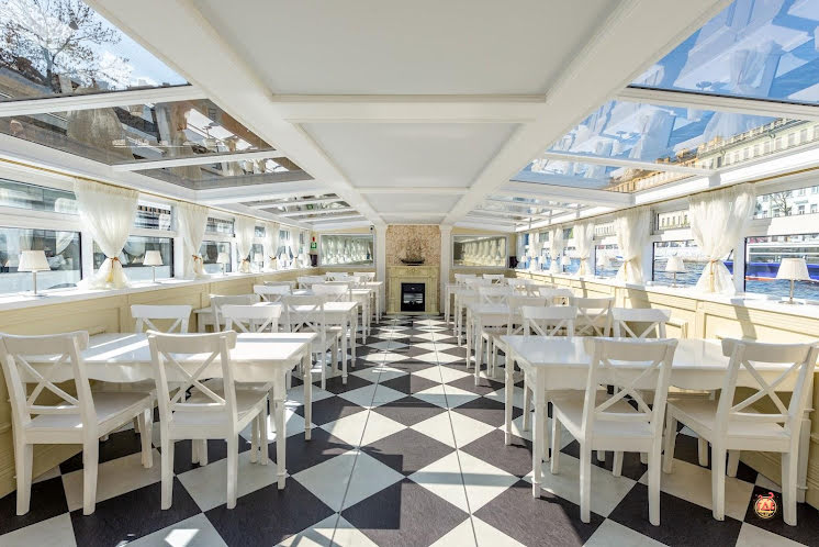 Палуба в «Теплоход "Грация"» фотография №5