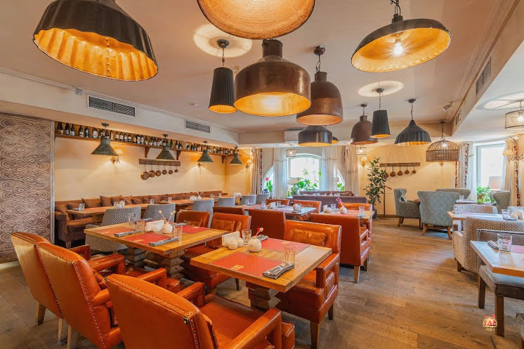 Основной зал второго этажа в «Хочу Харчо» фотография №13